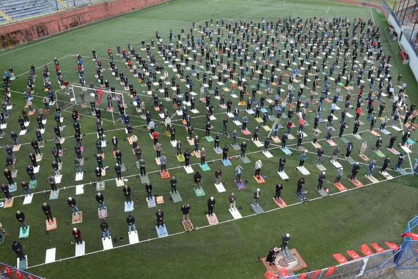 74 gün sonra Zonguldak Ereğli Alaplı Kandillide ilk Cuma Namazı..