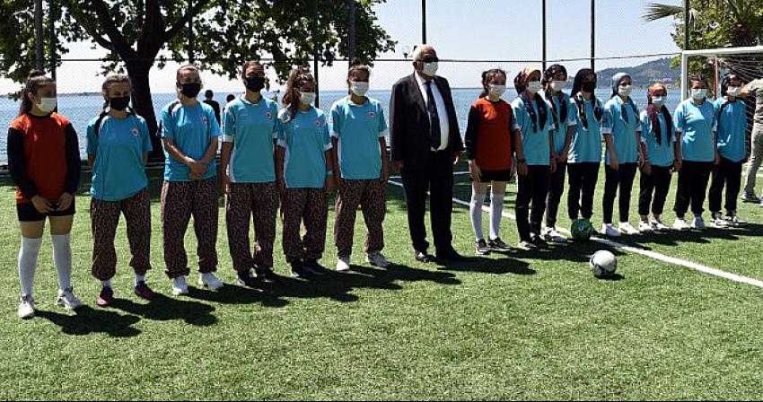 Ereğli Şalvarspor ve Yazmalıspor açılışa özel maç yaptı.
