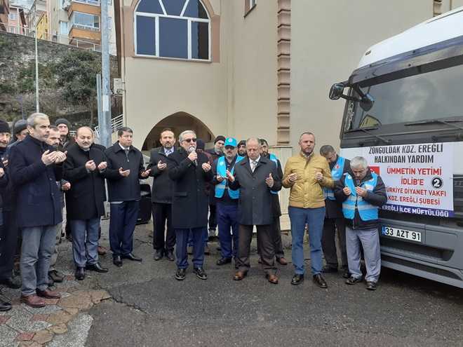 İdlib'e yardım taşıyan 2 TIR yola çıktı...