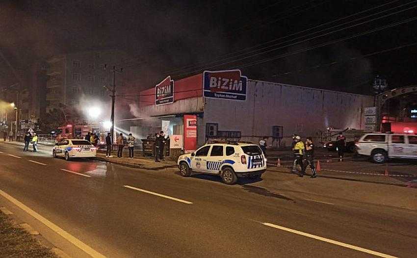 Kepez'de Petrol İstasyonunun yanı başında yangın..