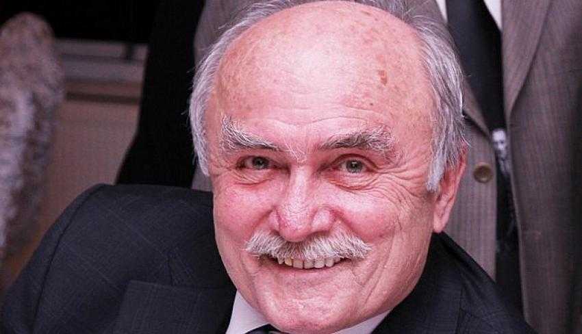 Hamit Kalyoncu vefat etti.