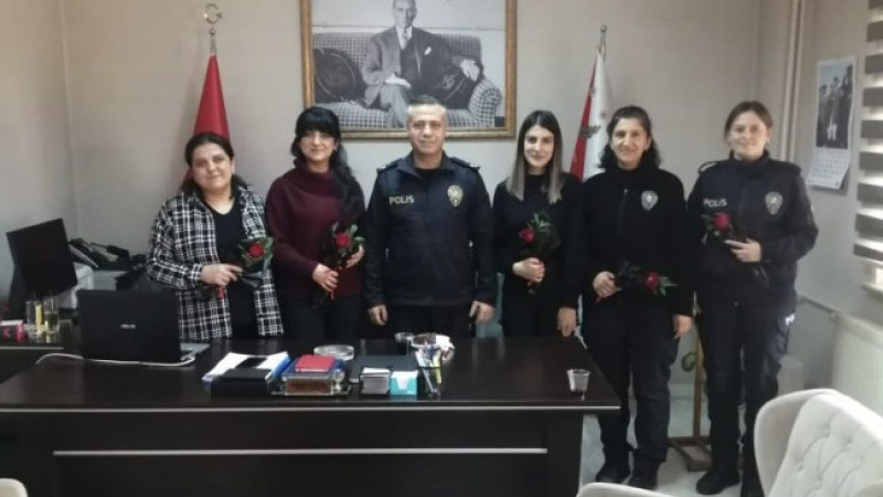 Alaplı İlçe Emniyeti kadınlar gününü kutladı..