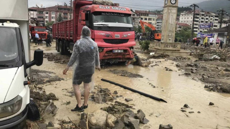 Devrek sel felaketinin sonuçlarını fotoğraflar anlattı.