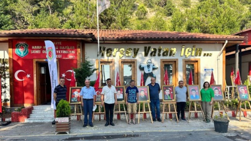 Yağlı boya şehitler sergisi büyük beğeni topladı