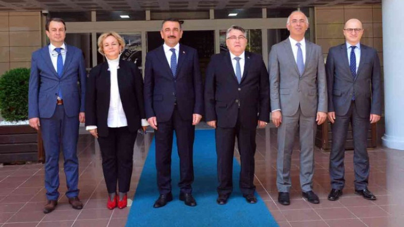 Vali Hacıbektaşoğlun’dan Rektör Özölçer’e ziyaret