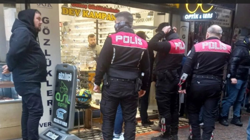 Bunalıma girdi yaşamına son verdi.