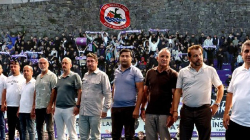 Hedef, Sahada Mücadele Eden Tribünde Kenetlenen Bir Takım!..