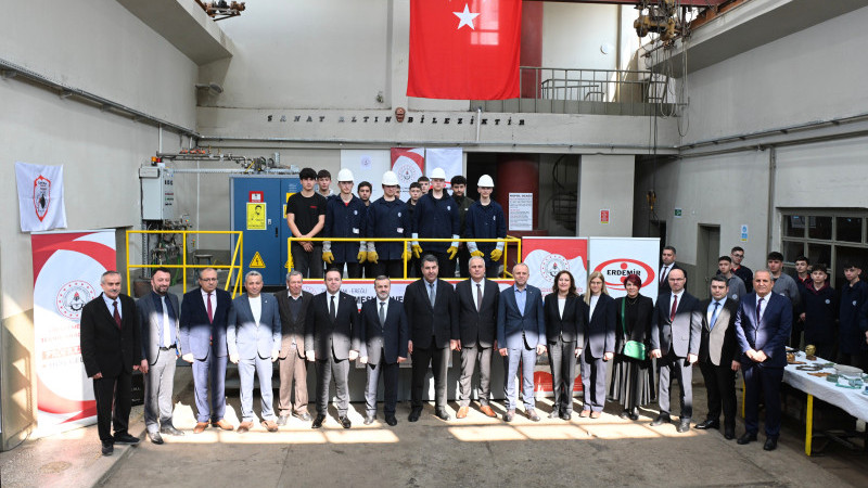 Mesleki Eğitimde Dönüşüm: Erdemir’den Öğrencilere Gerçek  Üretim Deneyimi